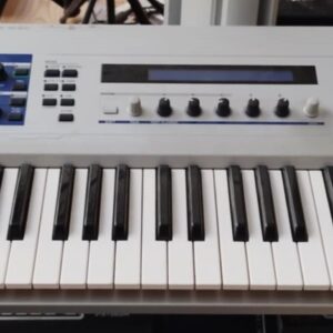 Süntesaator Yamaha CS6X