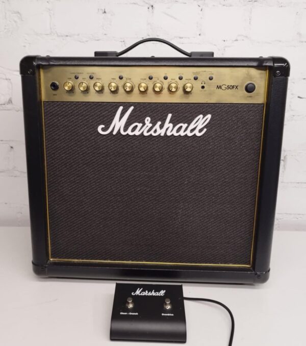 Kombovõimendi Marshall MG50FX