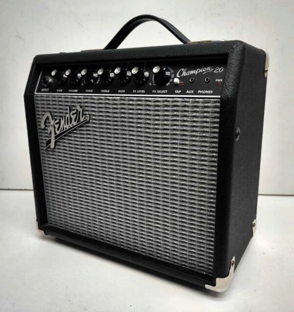 Kombovõimendi Fender Champion 20