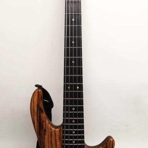 Basskitarr Wormoth